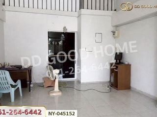Gewerbefläche zum Kauf mit 2 Zimmer in Si Racha, Chonburi