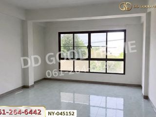 Gewerbefläche zum Kauf mit 2 Zimmer in Si Racha, Chonburi