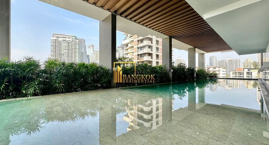 For rent 2 bedrooms condo in Khlong Toei, Bangkok