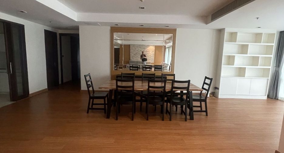 For rent 4 bedrooms condo in Khlong Toei, Bangkok