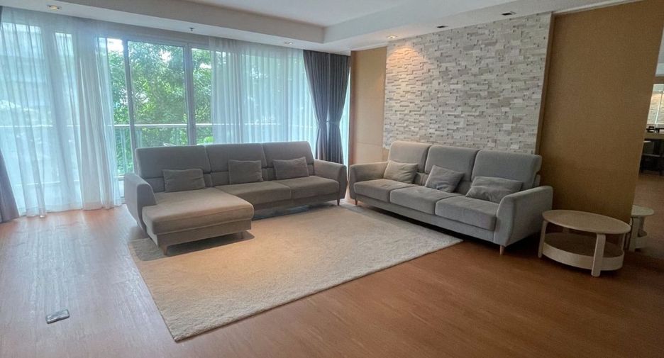 For rent 4 bedrooms condo in Khlong Toei, Bangkok