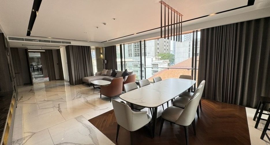 For rent 3 bedrooms condo in Khlong Toei, Bangkok