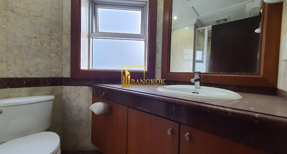 Condo en alquiler de 3 habitaciones en Pathum Wan, Bangkok