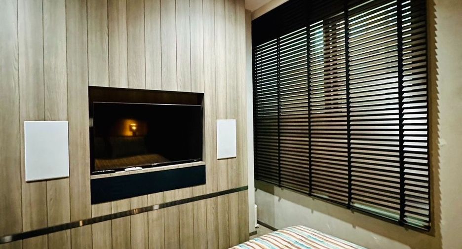 For rent 2 bedrooms condo in Pathum Wan, Bangkok
