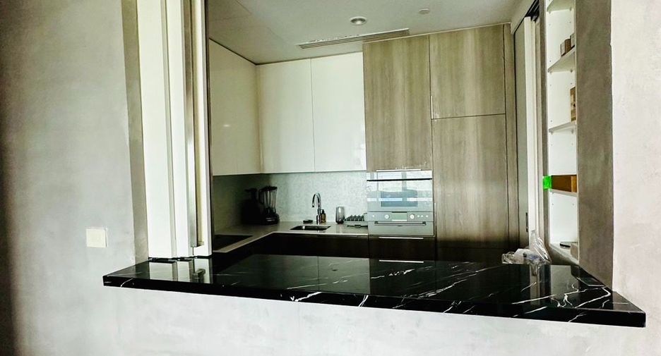 For rent 2 bedrooms condo in Pathum Wan, Bangkok