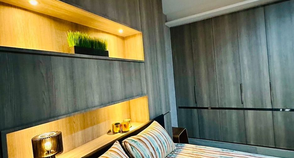 For rent 2 bedrooms condo in Pathum Wan, Bangkok