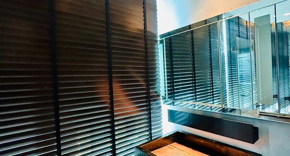 For rent 2 bedrooms condo in Pathum Wan, Bangkok