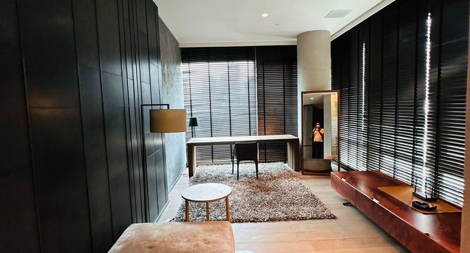 For rent 2 bedrooms condo in Pathum Wan, Bangkok
