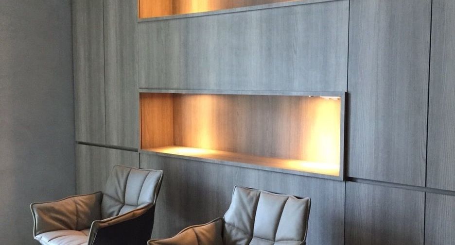 For rent 2 bedrooms condo in Pathum Wan, Bangkok
