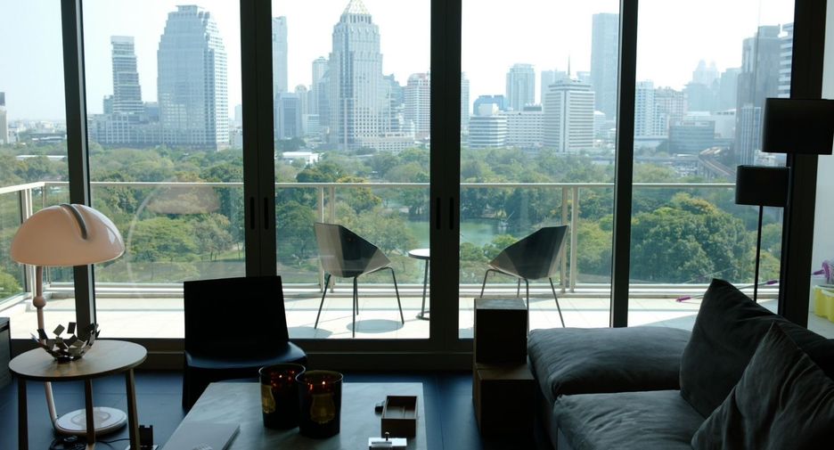 For rent 2 bedrooms condo in Pathum Wan, Bangkok