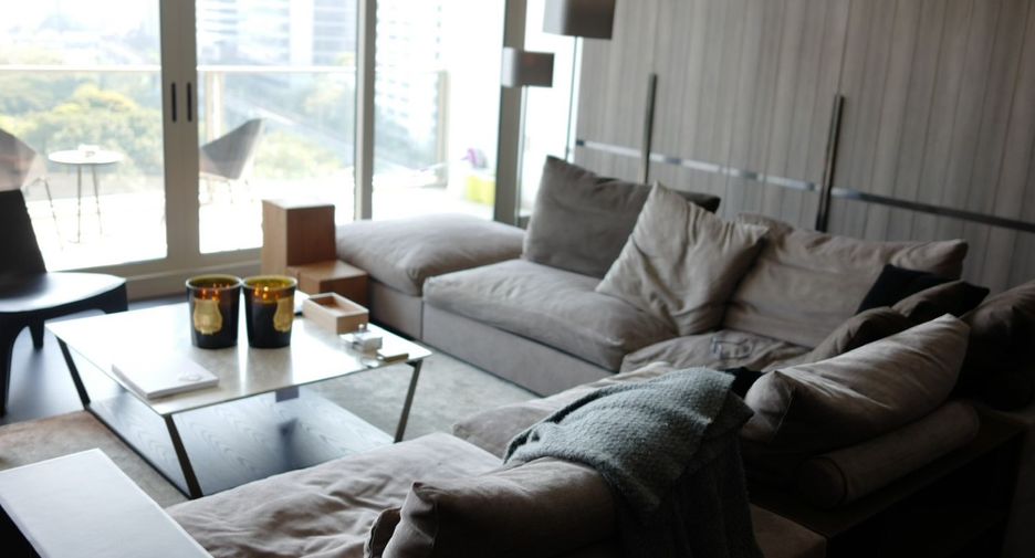 For rent 2 bedrooms condo in Pathum Wan, Bangkok