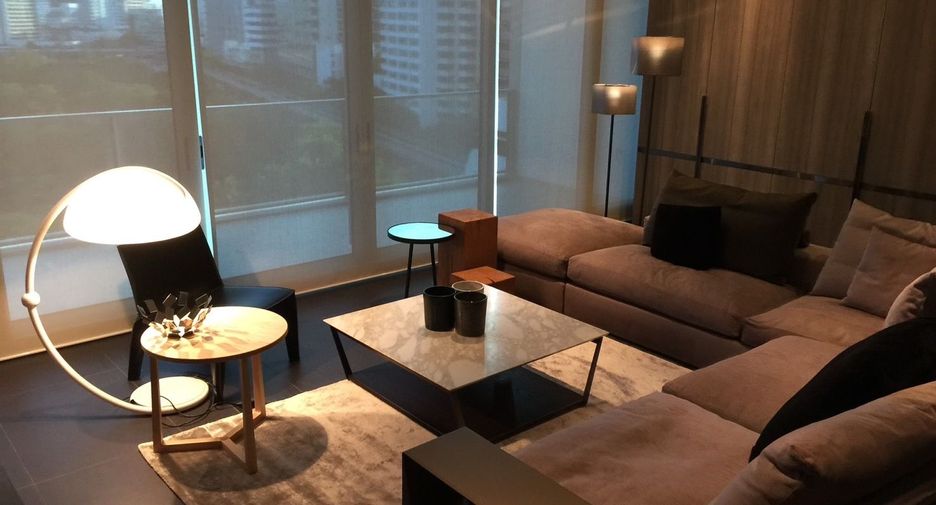 For rent 2 bedrooms condo in Pathum Wan, Bangkok