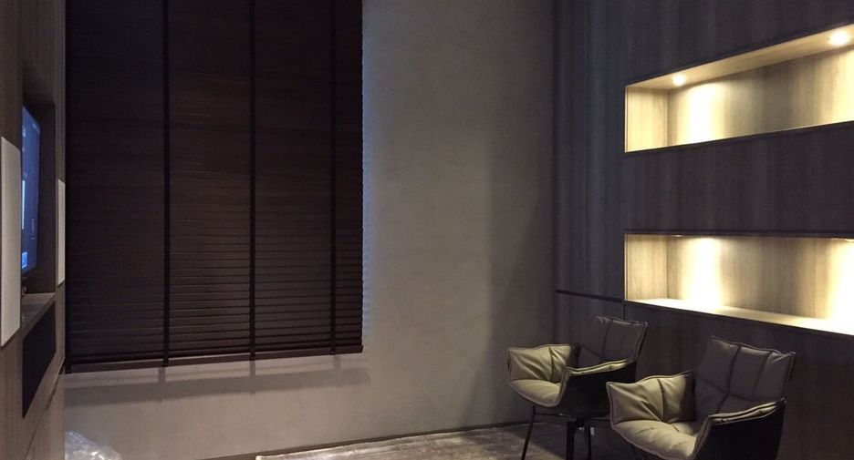 For rent 2 bedrooms condo in Pathum Wan, Bangkok