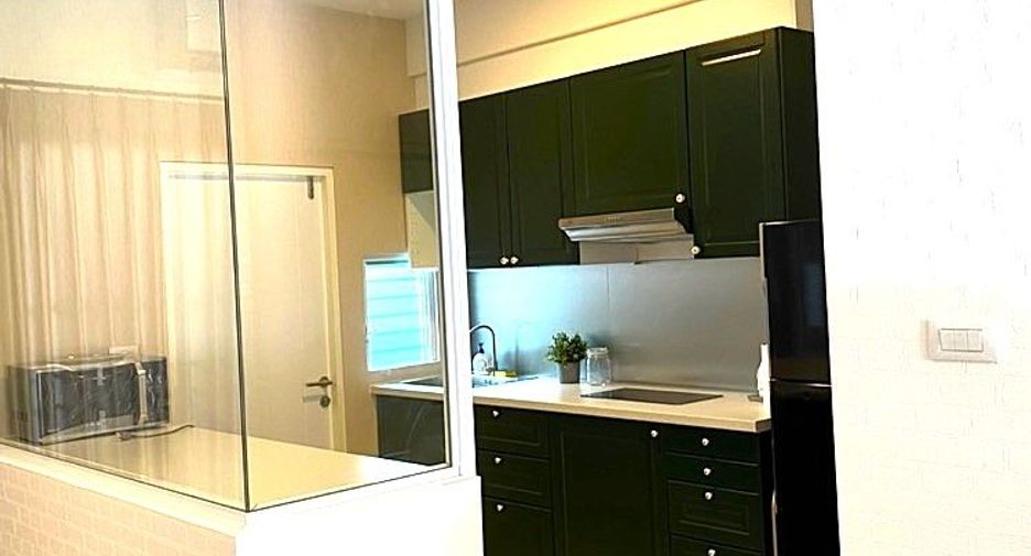 For rent 3 bedrooms townhouse in Bang Phli, Samut Prakan