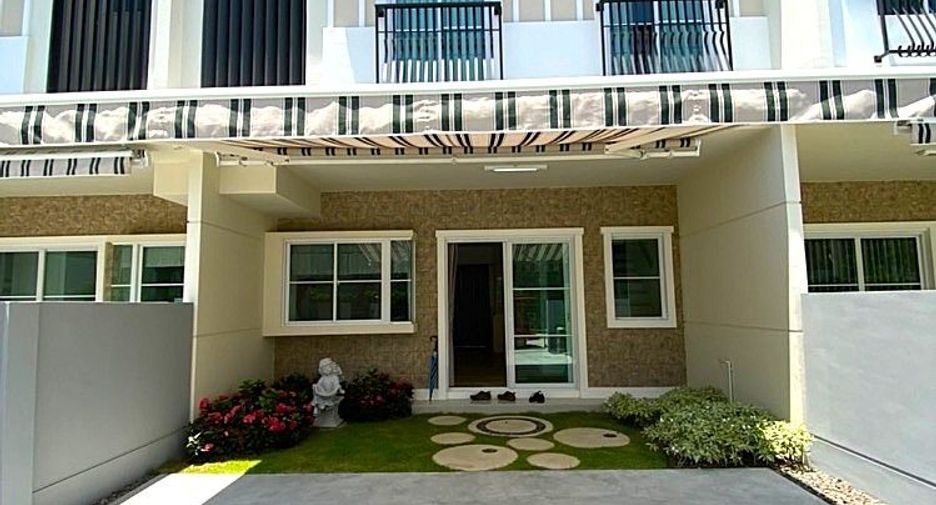 For rent 3 bedrooms townhouse in Bang Phli, Samut Prakan