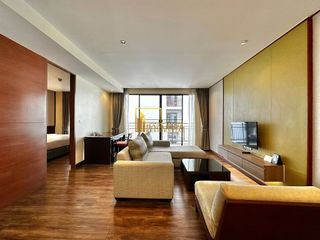 Apartamento con servicios en alquiler de 2 habitaciones en Huai Khwang, Bangkok