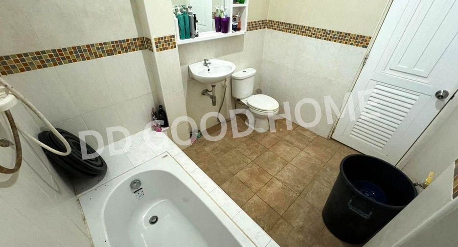Haus zum Kauf mit 3 Zimmer in Mueang Surin, Surin