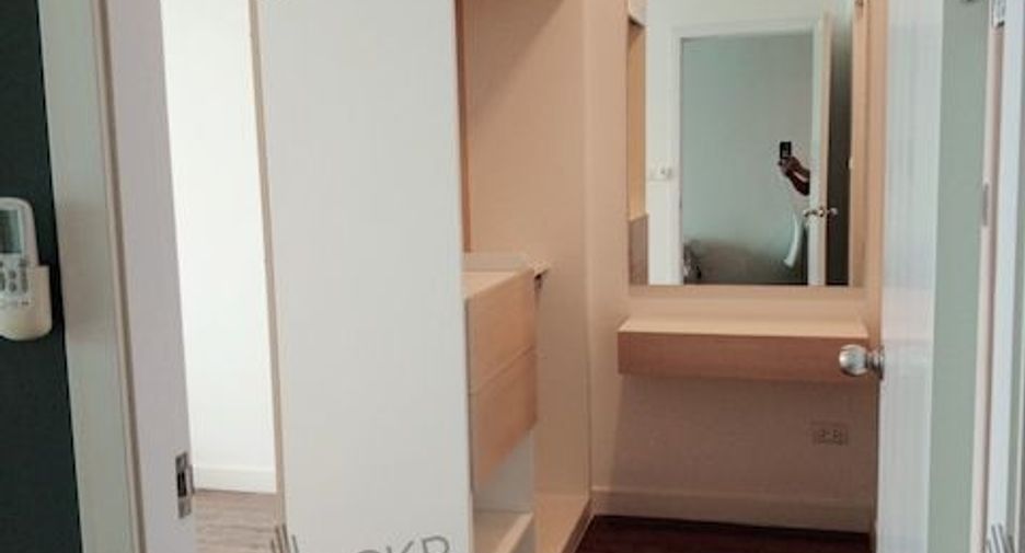 For sale 1 bed condo in Bang Phlat, Bangkok