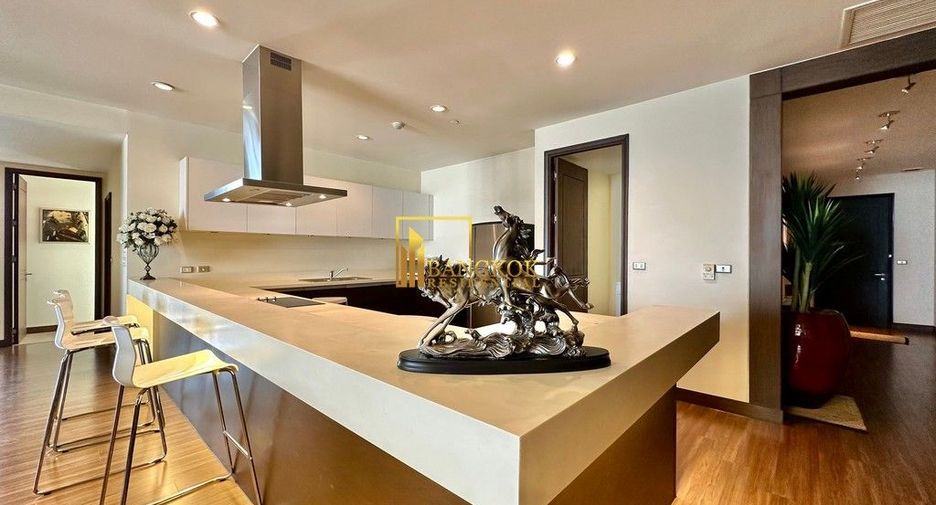 For rent 3 bedrooms condo in Sathon, Bangkok