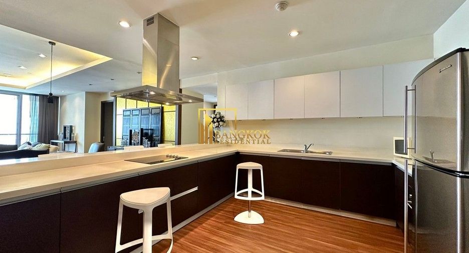 For rent 3 bedrooms condo in Sathon, Bangkok