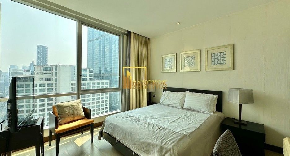 For rent 3 bedrooms condo in Sathon, Bangkok