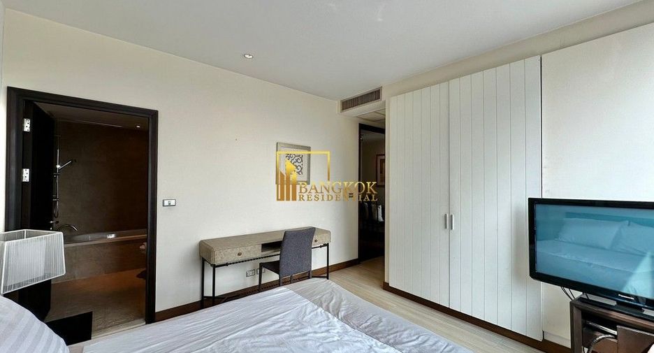 For rent 3 bedrooms condo in Sathon, Bangkok