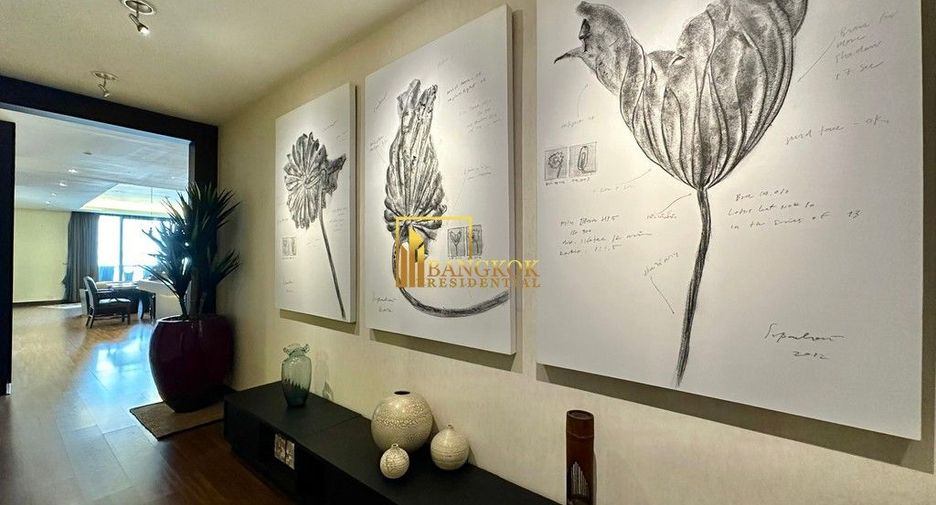 For rent 3 bedrooms condo in Sathon, Bangkok