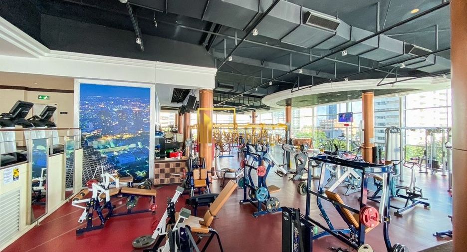 For rent 3 bedrooms condo in Sathon, Bangkok