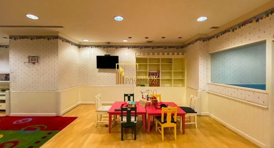 For rent 3 bedrooms condo in Sathon, Bangkok