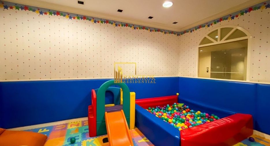 For rent 3 bedrooms condo in Sathon, Bangkok