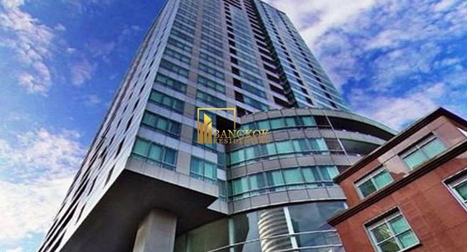 For rent 3 bedrooms condo in Sathon, Bangkok