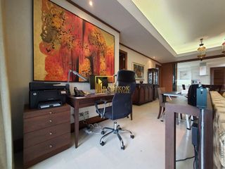 À louer 3 chambres condo à Sathon, Bangkok
