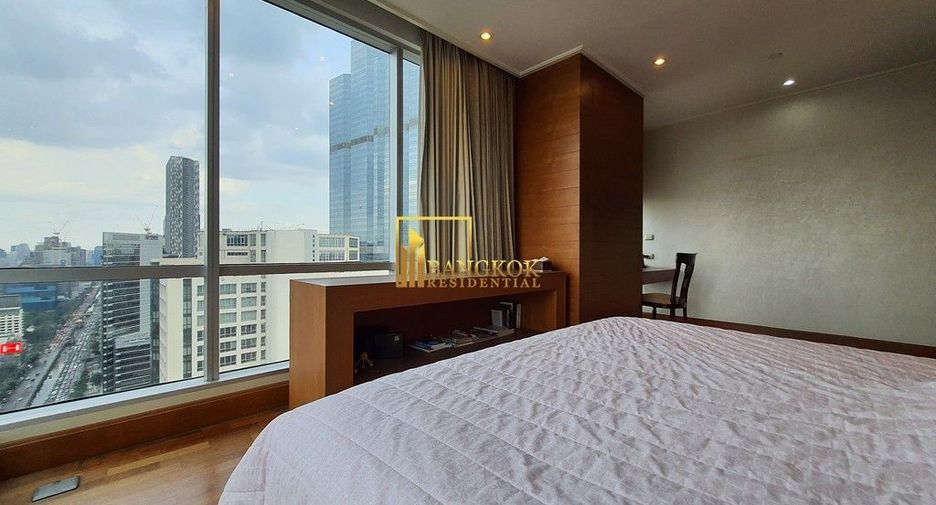 À louer 3 chambres condo à Sathon, Bangkok