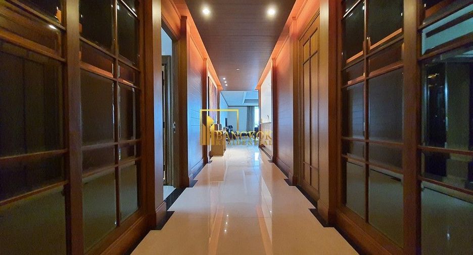 À louer 3 chambres condo à Sathon, Bangkok
