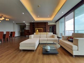 À louer 3 chambres condo à Sathon, Bangkok