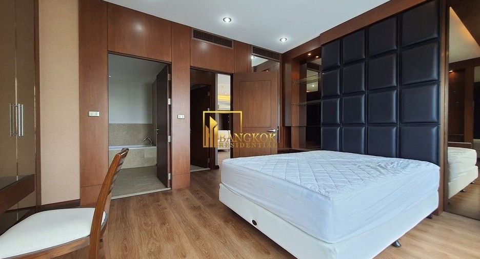 À louer 3 chambres condo à Sathon, Bangkok