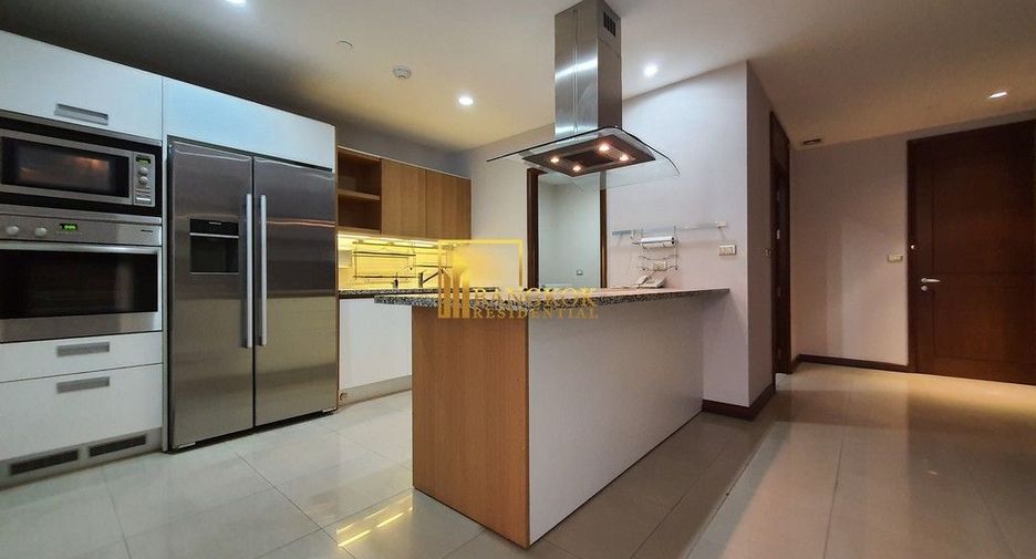 À louer 3 chambres condo à Sathon, Bangkok