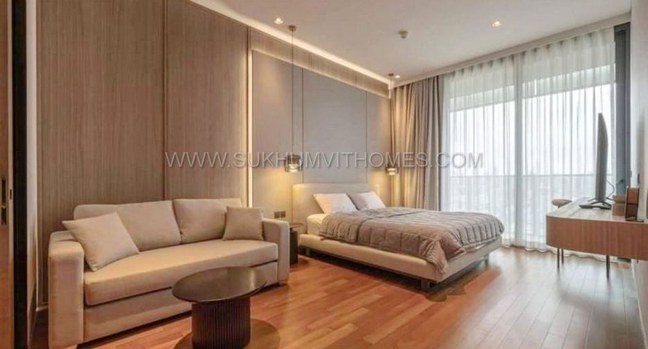 For rent 2 bed condo in Khlong San, Bangkok