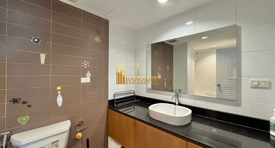 Condo en alquiler de 3 habitaciones en Watthana, Bangkok
