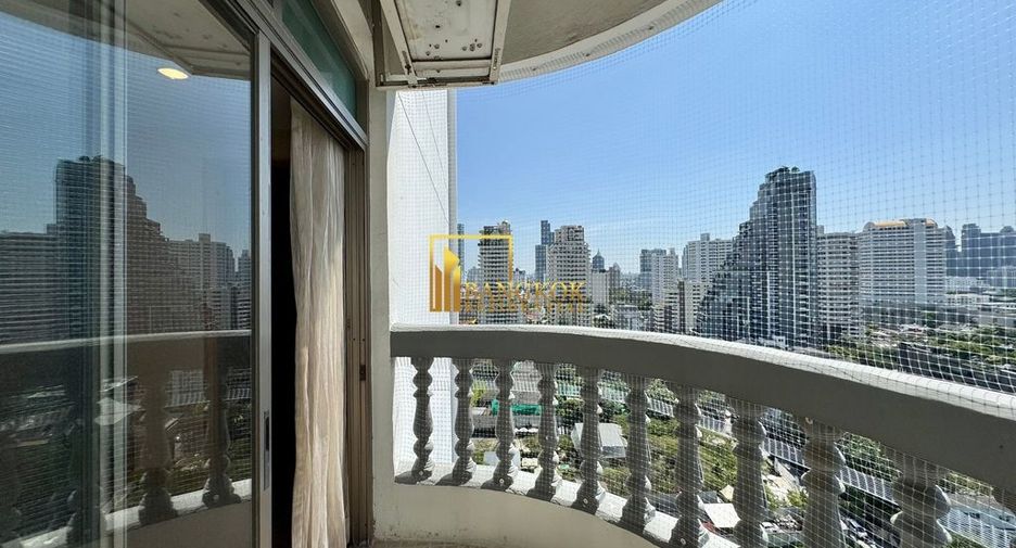 Condo en alquiler de 3 habitaciones en Watthana, Bangkok
