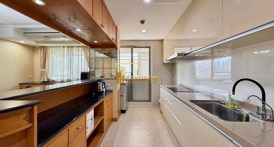 Condo en alquiler de 3 habitaciones en Watthana, Bangkok
