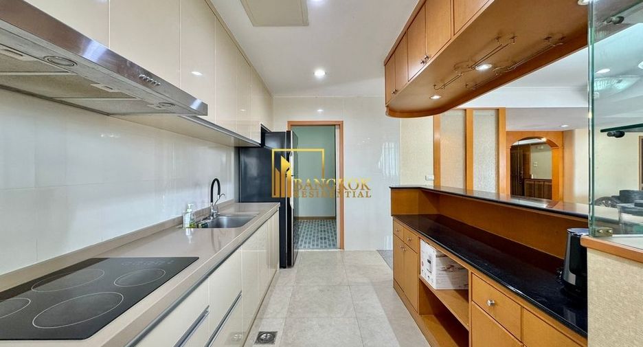 Condo en alquiler de 3 habitaciones en Watthana, Bangkok