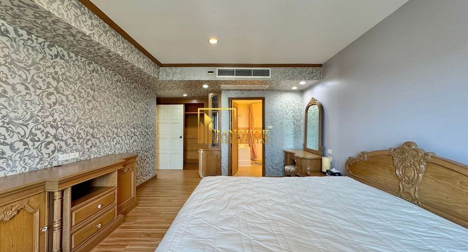 Condo en alquiler de 3 habitaciones en Watthana, Bangkok