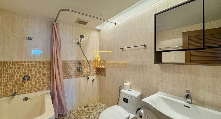 Condo en alquiler de 3 habitaciones en Watthana, Bangkok