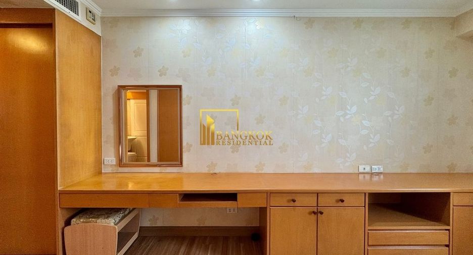 Condo en alquiler de 3 habitaciones en Watthana, Bangkok