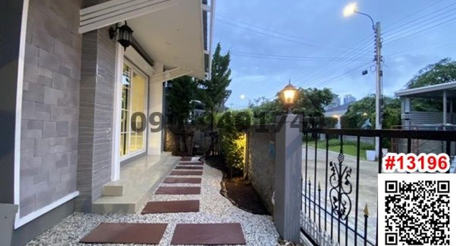 For rent 4 bed condo in Mueang Samut Prakan, Samut Prakan