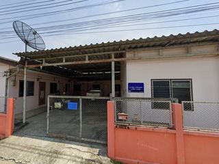 For sale 8 bed apartment in Mueang Lamphun, Lamphun