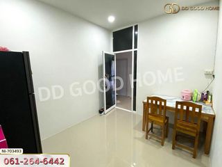 For sale 2 bed townhouse in Wiang Sa, Surat Thani
