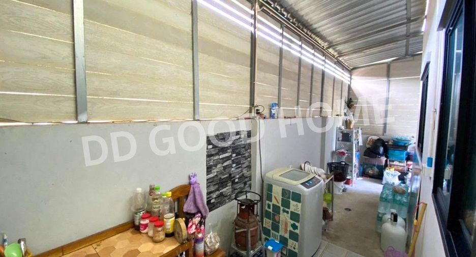 For sale 2 bedrooms townhouse in Wiang Sa, Surat Thani