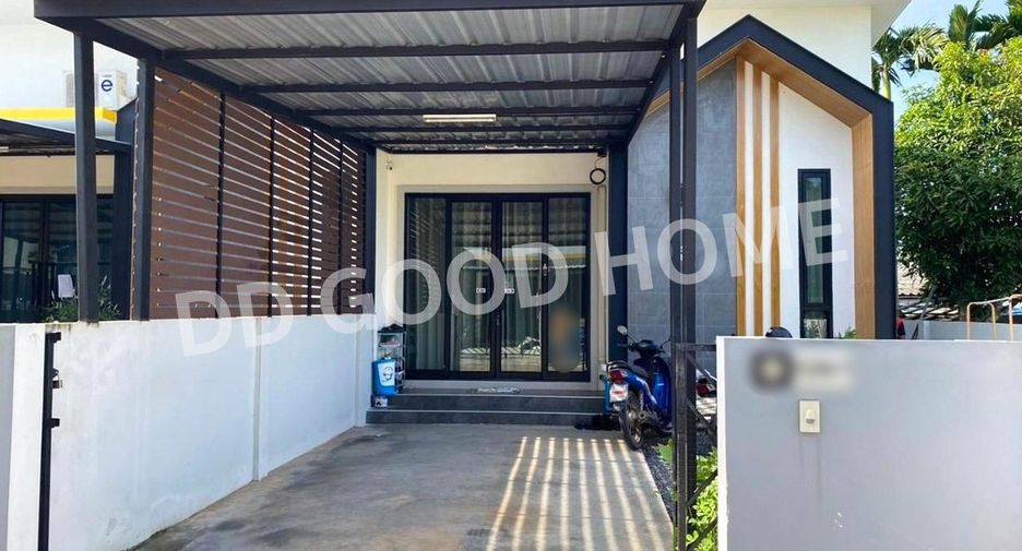 For sale 2 bedrooms townhouse in Wiang Sa, Surat Thani